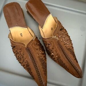 Pikolinos romana womans sz 8 slip on mule laser cut leather beadedd